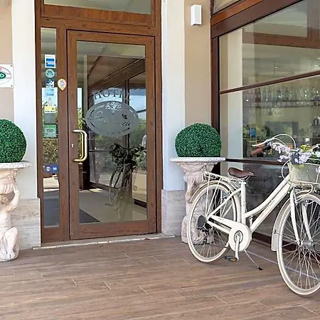 Hotel La Quercia 3*