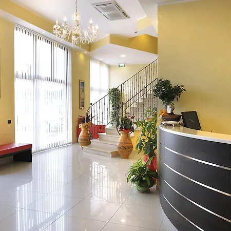 拉奎尔西亚酒店